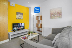 Haus Hilux Apartment l Off-street Parking l WIFI l Smart TV l TOP RATED